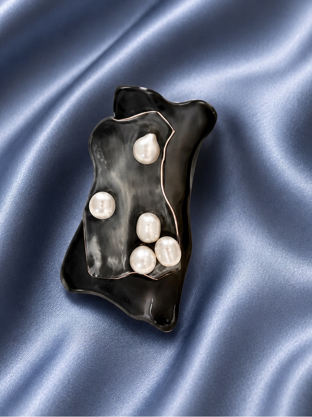 Contemporary Pearl Artistic Fashion Jewelry Brooch